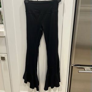 Free people movement low and flow black ruffle ankle spandex leggings size xs